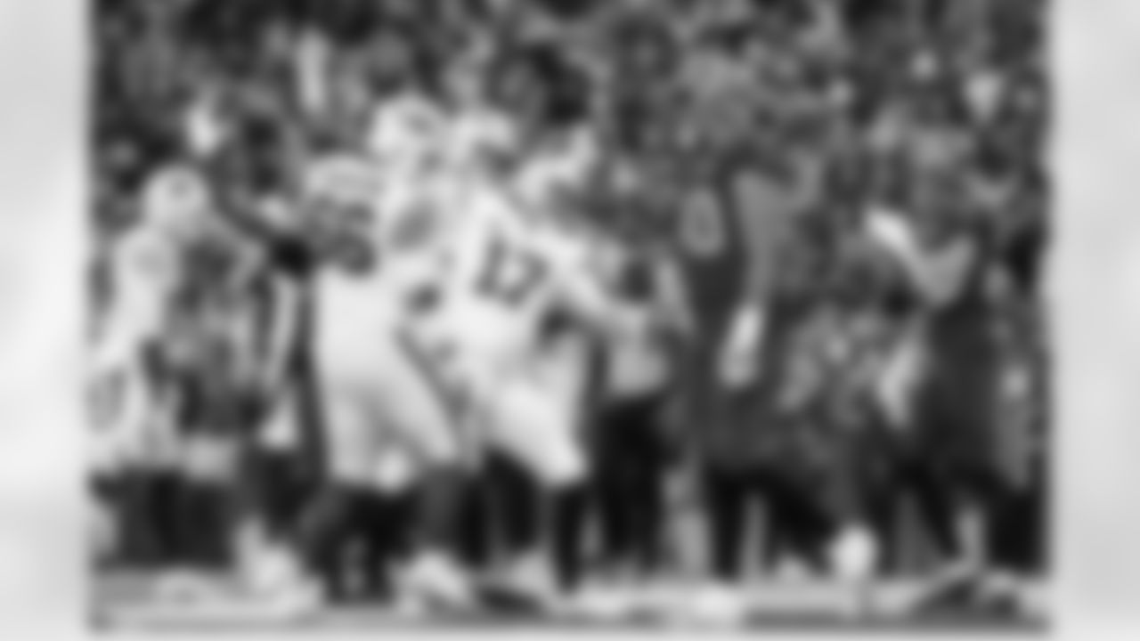 Buffalo Bills vs Tampa Bay Buccaneers, Regular Season, November 16, 2025 at Highmark Stadium.