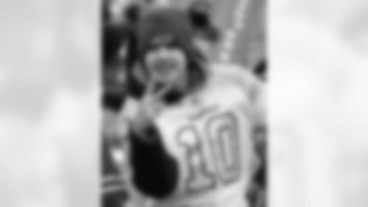 Buffalo Bills vs Tampa Bay Buccaneers, Regular Season, November 16, 2025 at Highmark Stadium.