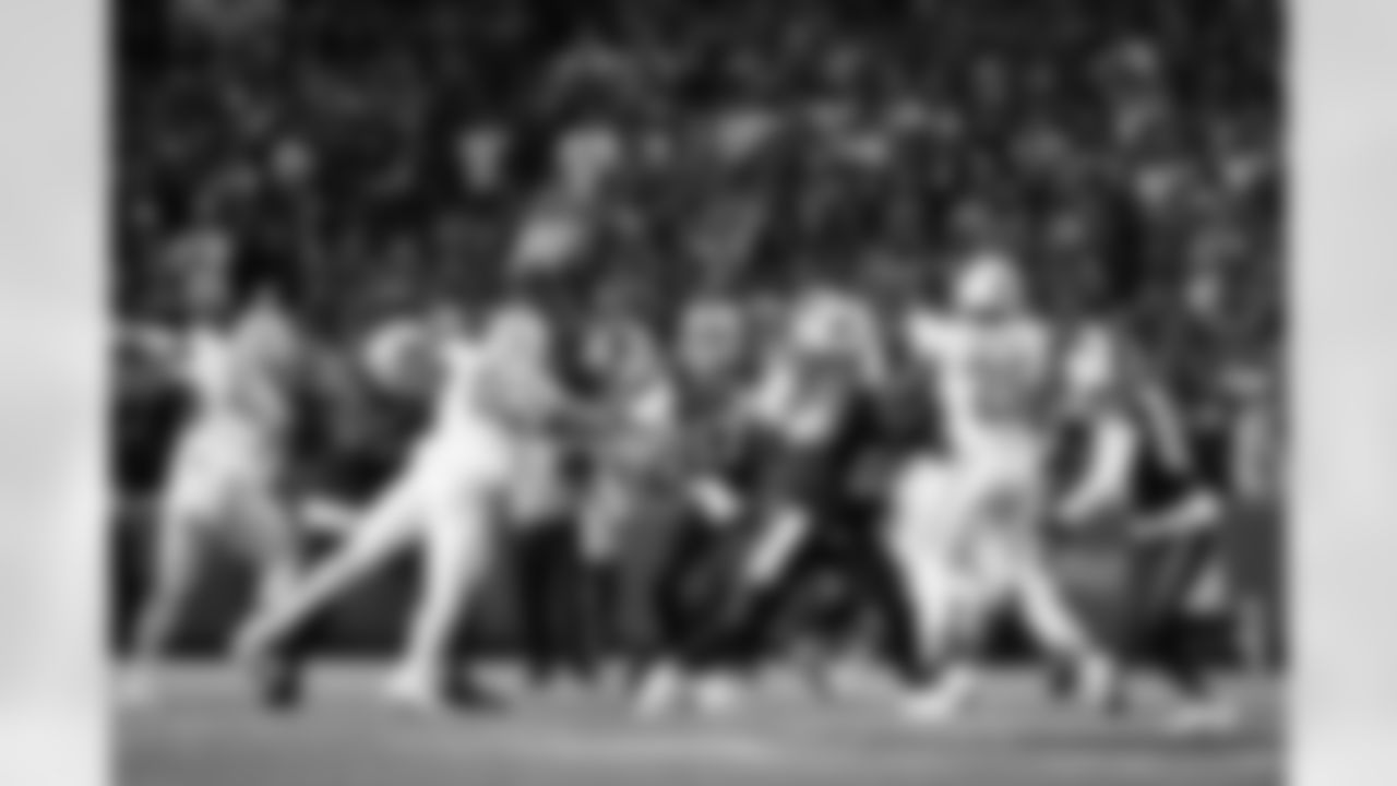 Buffalo Bills vs Miami Dolphins, Regular Season, September 18, 2025 at Highmark Stadium.