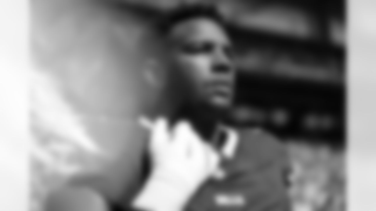 Miami Dolphins vs Buffalo Bills, Regular Season, November 09, 2025 at Hard Rock Stadium.