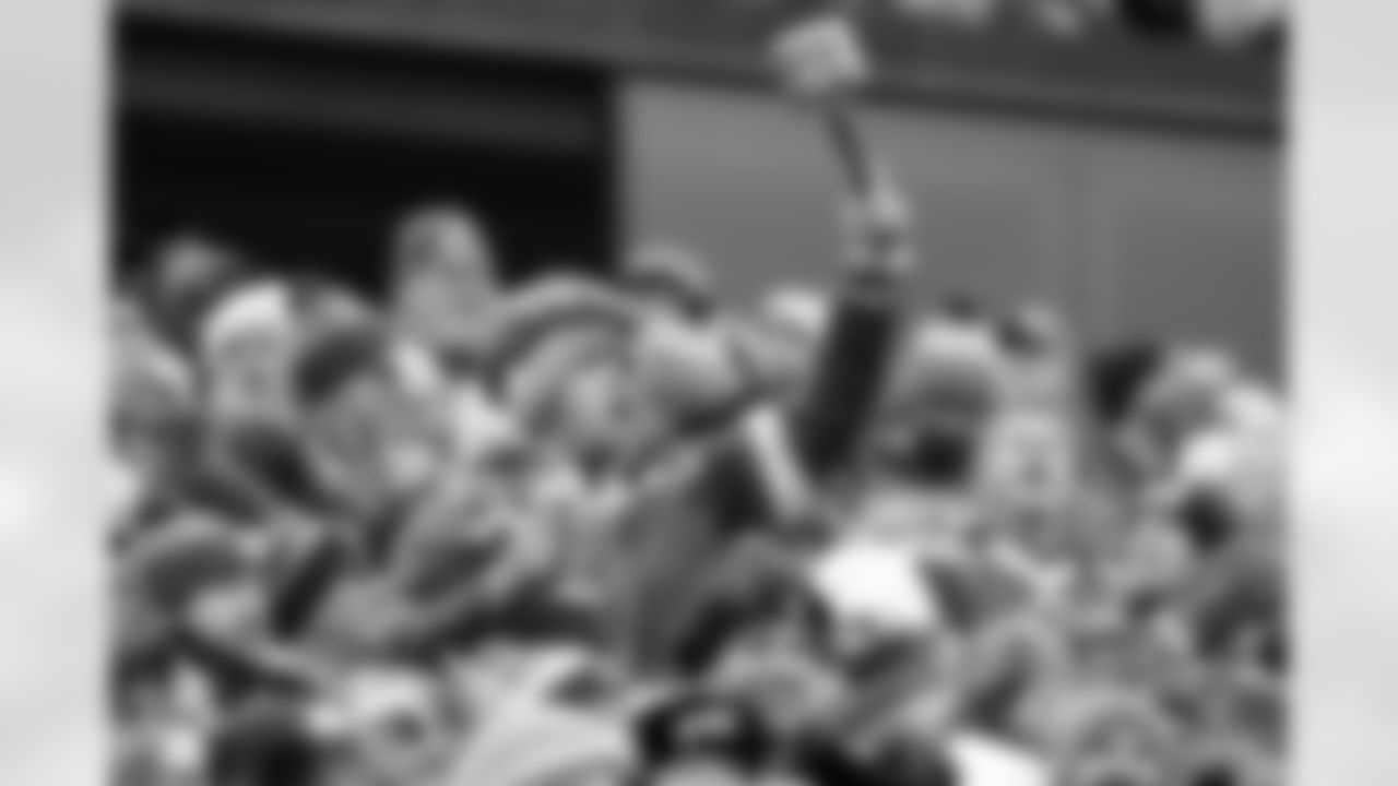 Buffalo Bills vs Tampa Bay Buccaneers, Regular Season, November 16, 2025 at Highmark Stadium.