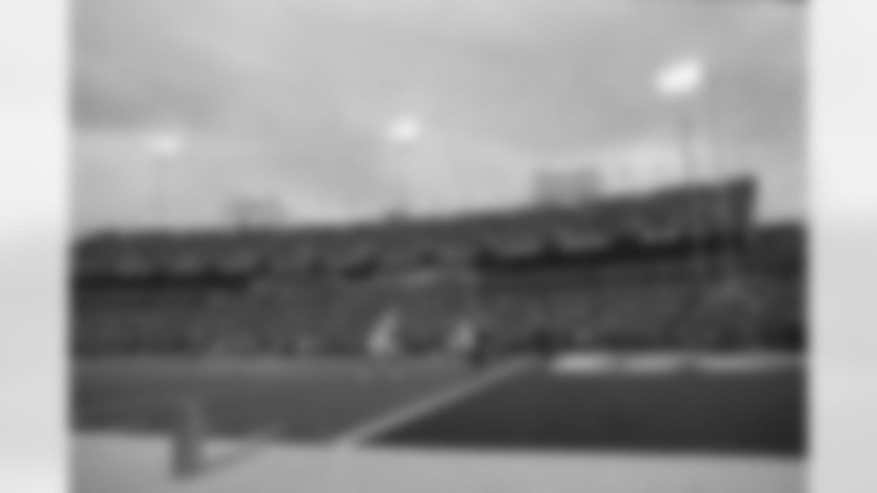 Buffalo Bills vs Tampa Bay Buccaneers, Regular Season, November 18, 2025 at Highmark Stadium.