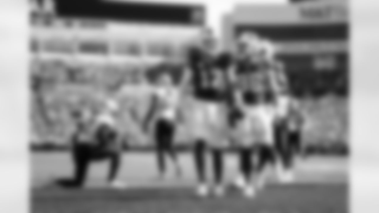 Josh Allen (17), Dawson Knox (88). Buffalo Bills vs New Orleans Saints, Regular Season, September 28, 2025 at Highmark Stadium.