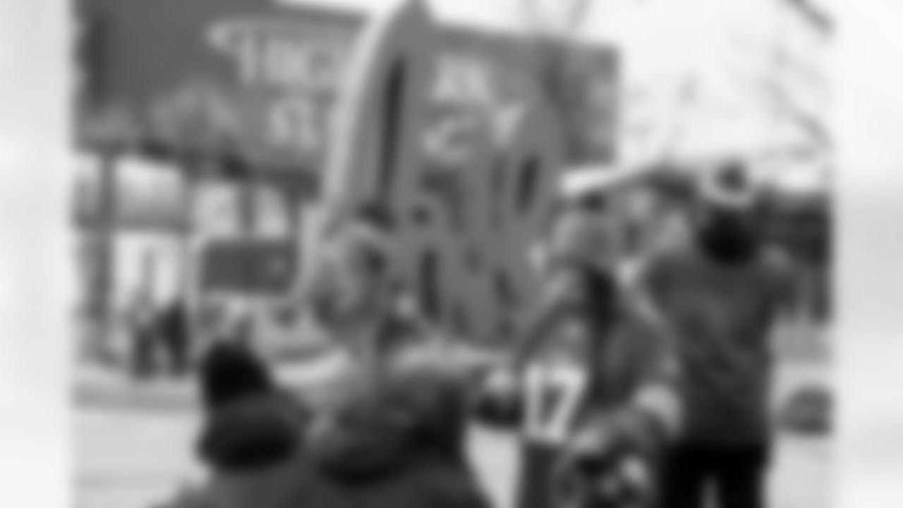 Buffalo Bills vs Philadelphia Eagles, Regular Season, December 28, 2025 at Highmark Stadium.