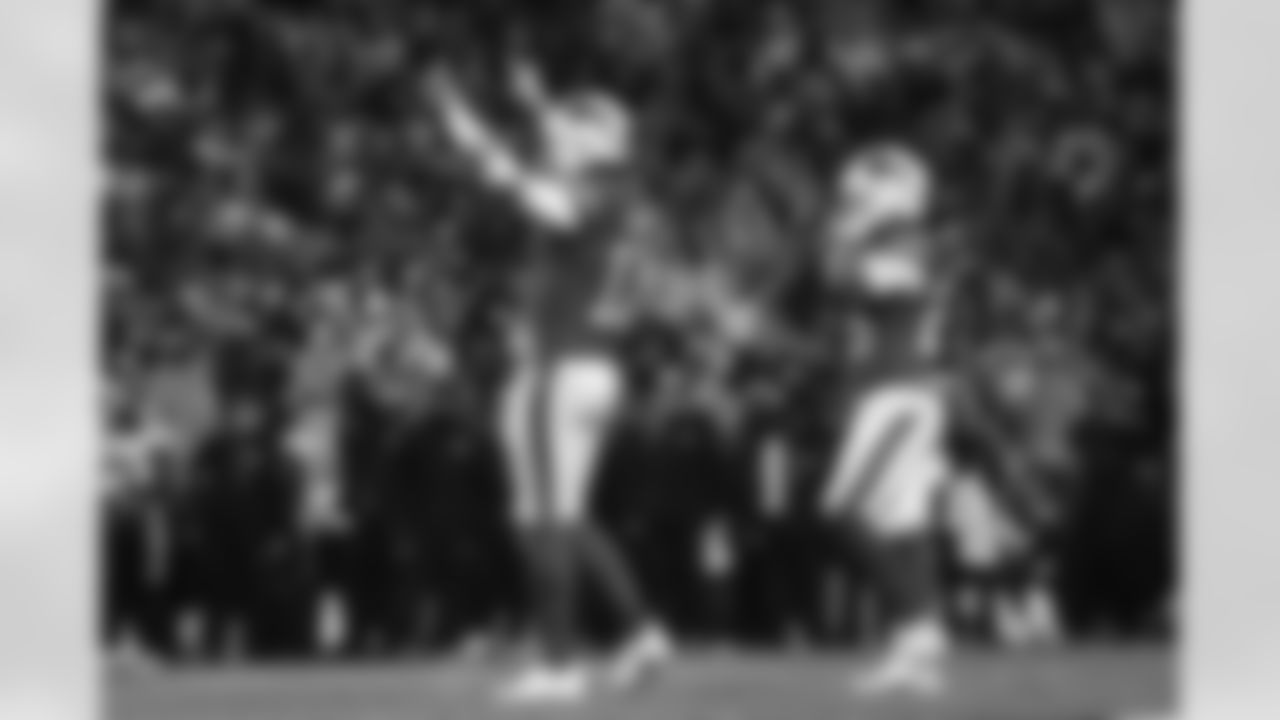 Buffalo Bills vs Philadelphia Eagles, Regular Season, December 28, 2025 at Highmark Stadium.