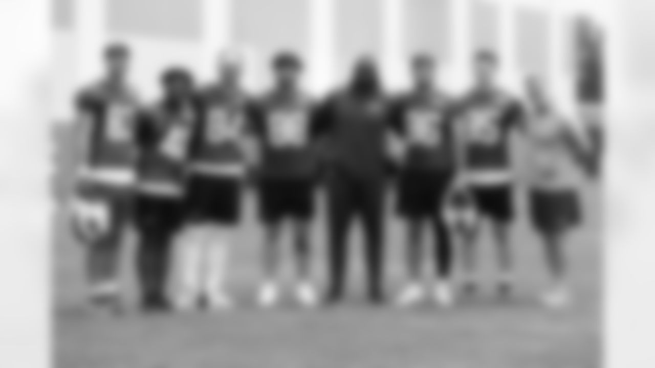 Keleki Latu (83), Reggie Gilliam (41), Zach Davidson (84), Dawson Knox (88), Keith Towbridge, Dalton Kincaid (86), Jackson Hawes (85), Rob Boras. Buffalo Bills Mandatory Minicamp, June 12, 2025 at the Buffalo Bills Training Center.