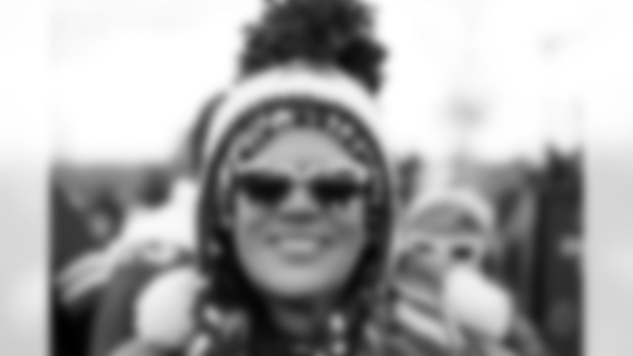 Buffalo Bills vs Tampa Bay Buccaneers, Regular Season, November 16, 2025 at Highmark Stadium.