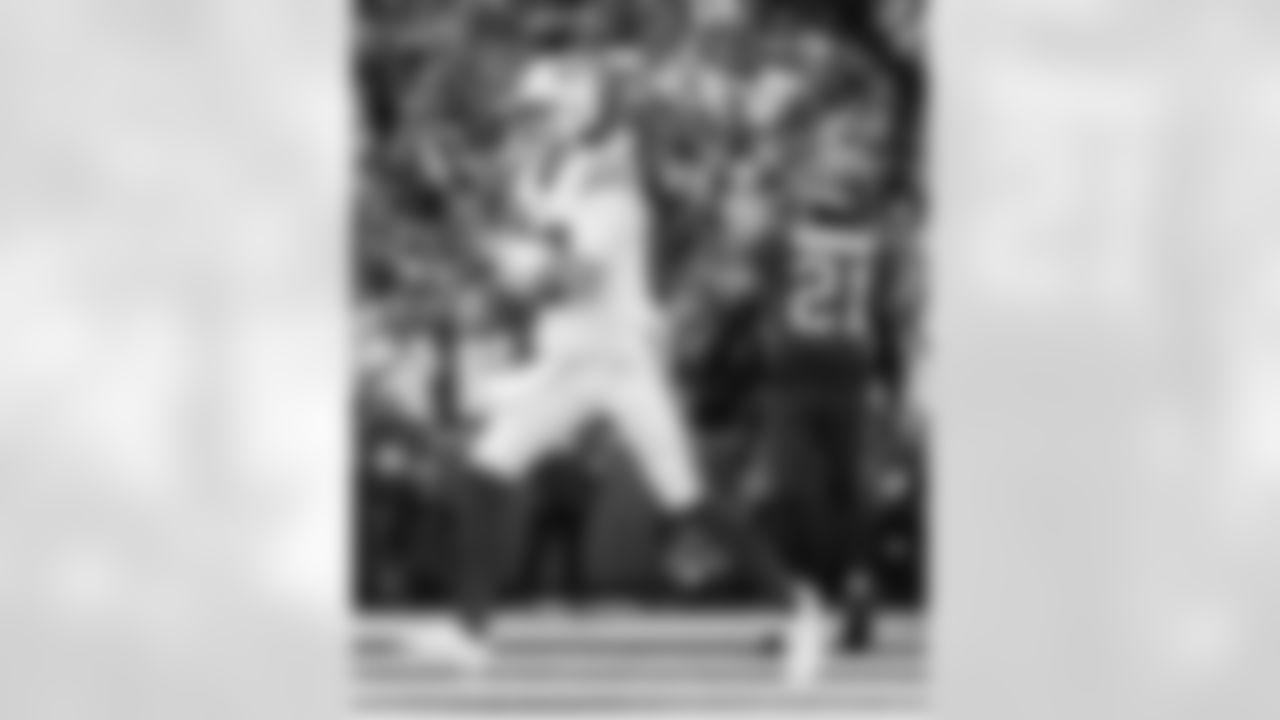 Buffalo Bills vs Tampa Bay Buccaneers, Regular Season, November 16, 2025 at Highmark Stadium.