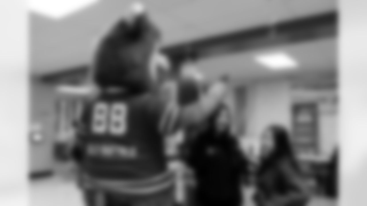 Free Mobile Food Markets, November 01, 2025 at #94 West Hertel Academy.