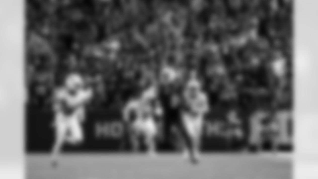 Buffalo Bills vs Miami Dolphins, Regular Season, September 18, 2025 at Highmark Stadium.