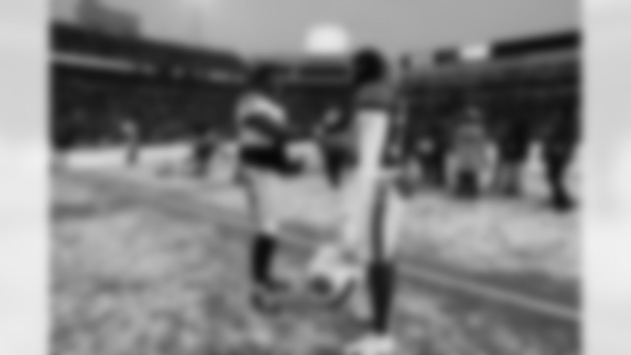 Buffalo Bills vs Cincinnati Bengals, Regular Season, December 07, 2025 at Highmark Stadium.