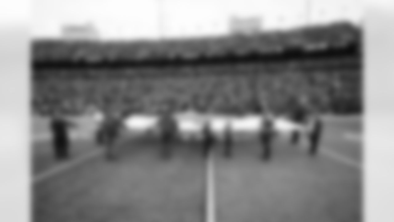 Buffalo Bills vs Tampa Bay Buccaneers, Regular Season, November 16, 2025 at Highmark Stadium.