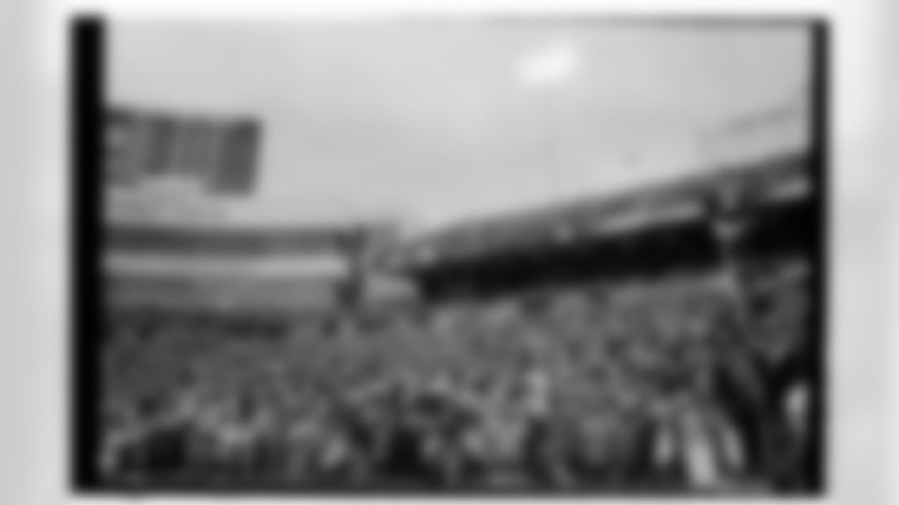 Buffalo Bills vs Tampa Bay Buccaneers, Regular Season, November 17, 2025 at Highmark Stadium.