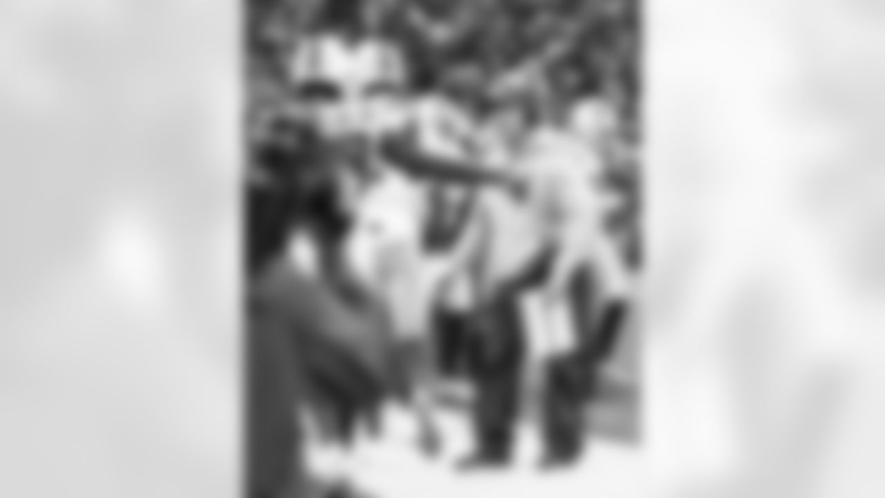 Buffalo Bills vs Tampa Bay Buccaneers, Regular Season, November 16, 2025 at Highmark Stadium.