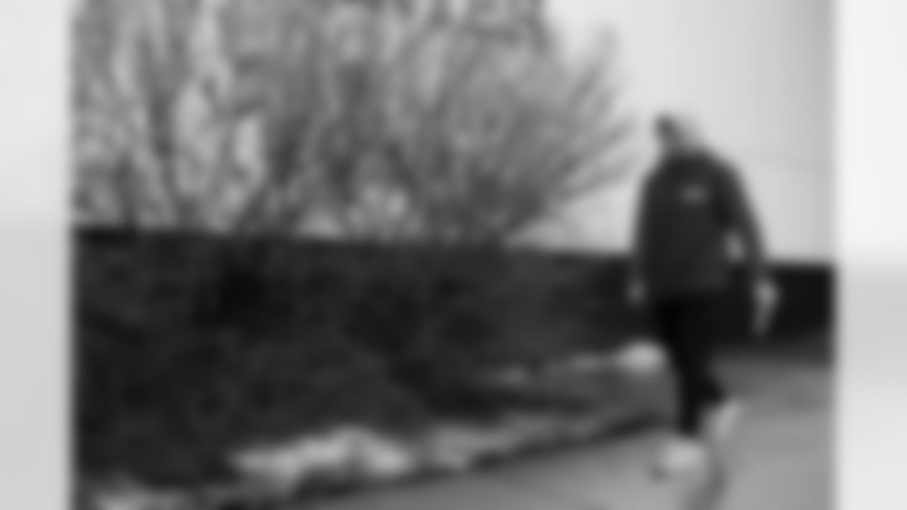 Buffalo Bills vs Philadelphia Eagles, Regular Season, December 28, 2025 at Highmark Stadium.