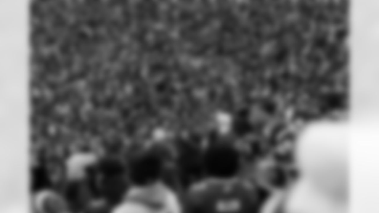 Buffalo Bills vs Tampa Bay Buccaneers, Regular Season, November 16, 2025 at Highmark Stadium.