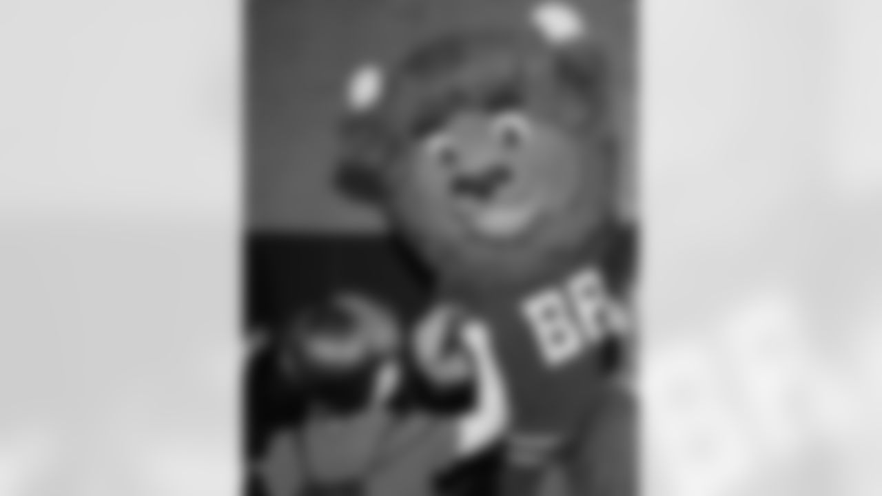 Huddle for Hunger Community Visit, October 16, 2025 at Arthur O. Eve, Buffalo Public School #61.