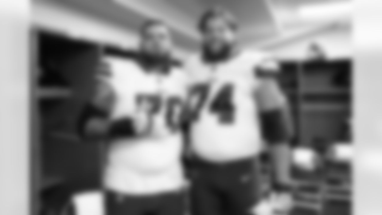 Pittsburgh Steelers vs Buffalo Bills, Regular Season, November 30, 2025 at Acrisure Stadium.