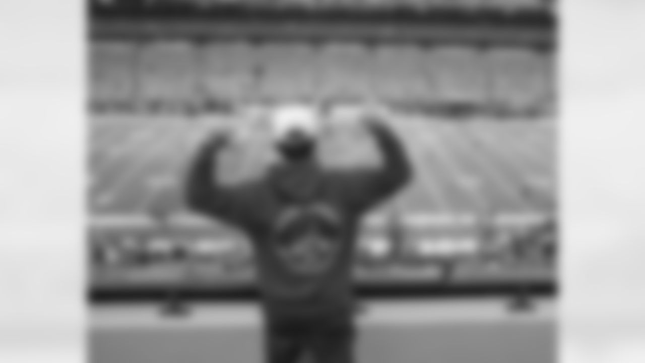 Buffalo Bills vs Miami Dolphins, Regular Season, September 17, 2025 at Highmark Stadium.