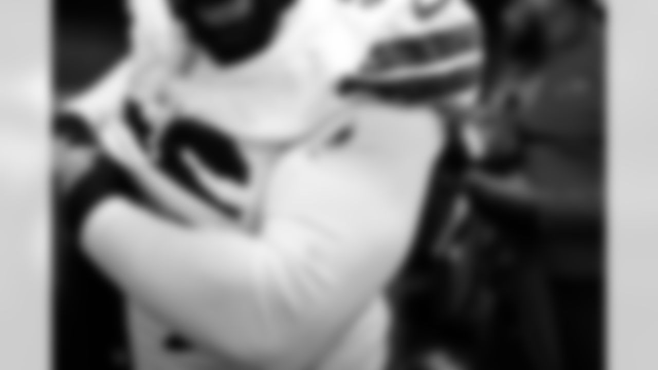 Pittsburgh Steelers vs Buffalo Bills, Regular Season, November 28, 2025 at Acrisure Stadium.