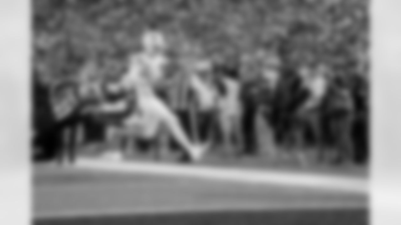 Buffalo Bills vs New England Patriots, Regular Season, October 05, 2025 at Highmark Stadium.