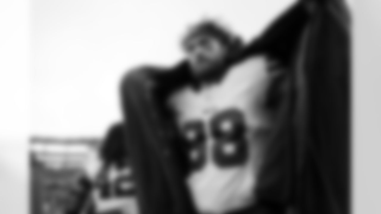 Dawson Knox (88). New England Patriots vs Buffalo Bills, Regular Season, December 14, 2025 at Gillette Stadium.