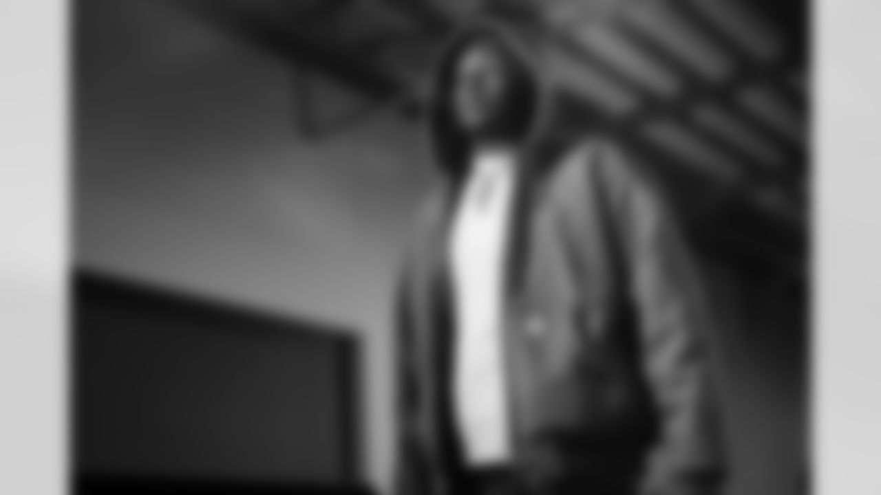 Pittsburgh Steelers vs Buffalo Bills, Regular Season, November 30, 2025 at Acrisure Stadium.