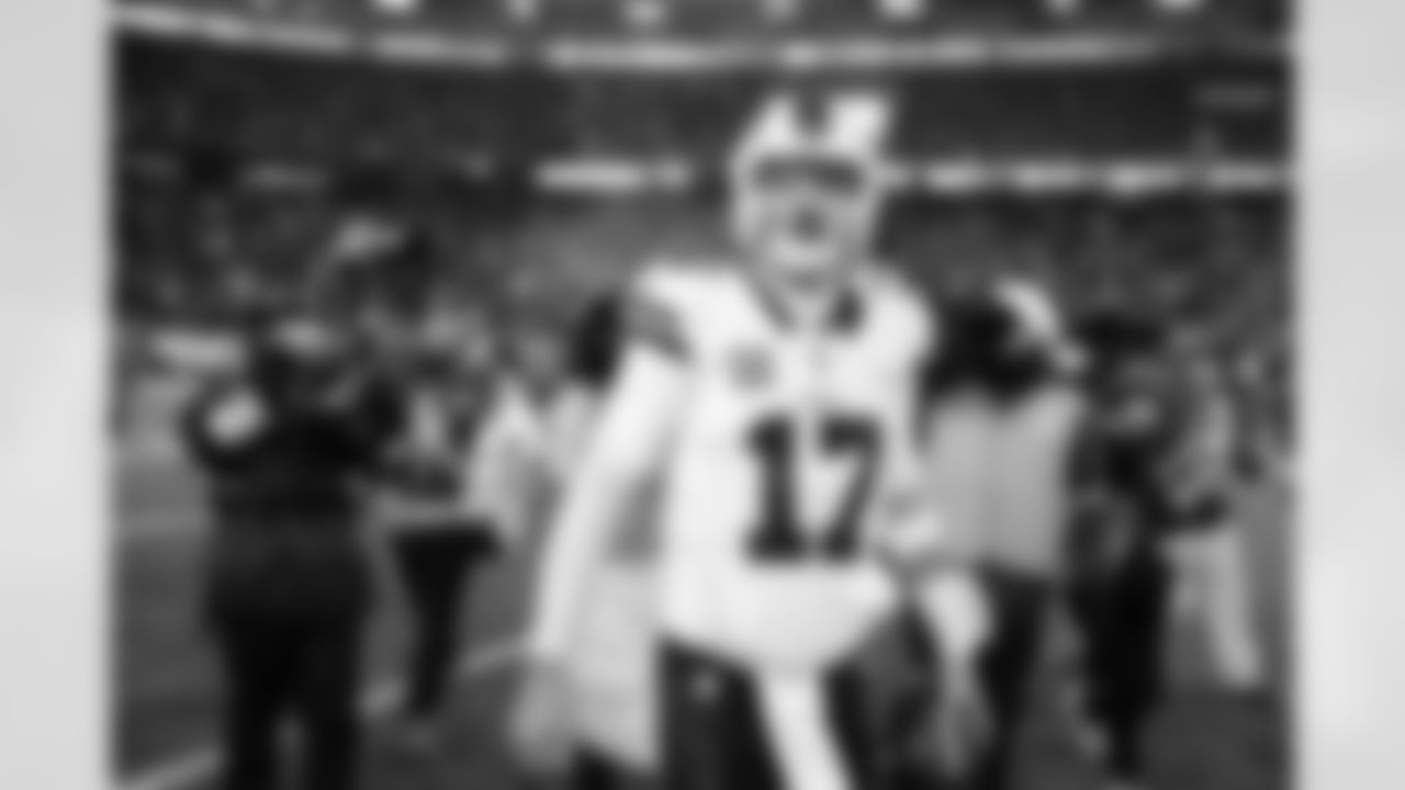 New England Patriots vs Buffalo Bills, Regular Season, December 14, 2025 at Gillette Stadium.