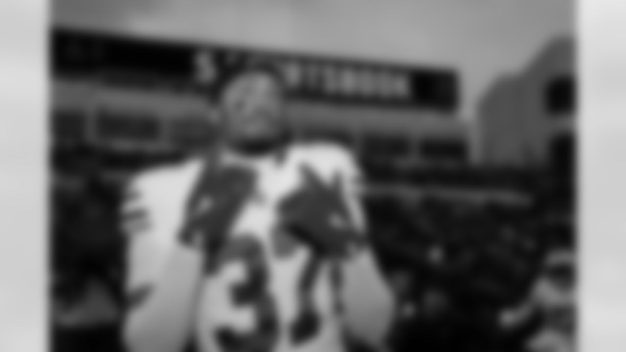 Buffalo Bills vs Tampa Bay Buccaneers, Regular Season, November 16, 2025 at Highmark Stadium.