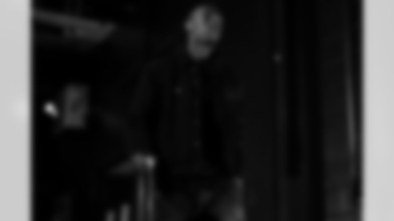 New England Patriots vs Buffalo Bills, Regular Season, December 14, 2025 at Gillette Stadium.