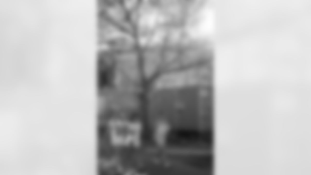 Buffalo Bills vs New England Patriots, Regular Season, October 05, 2025 at Highmark Stadium.