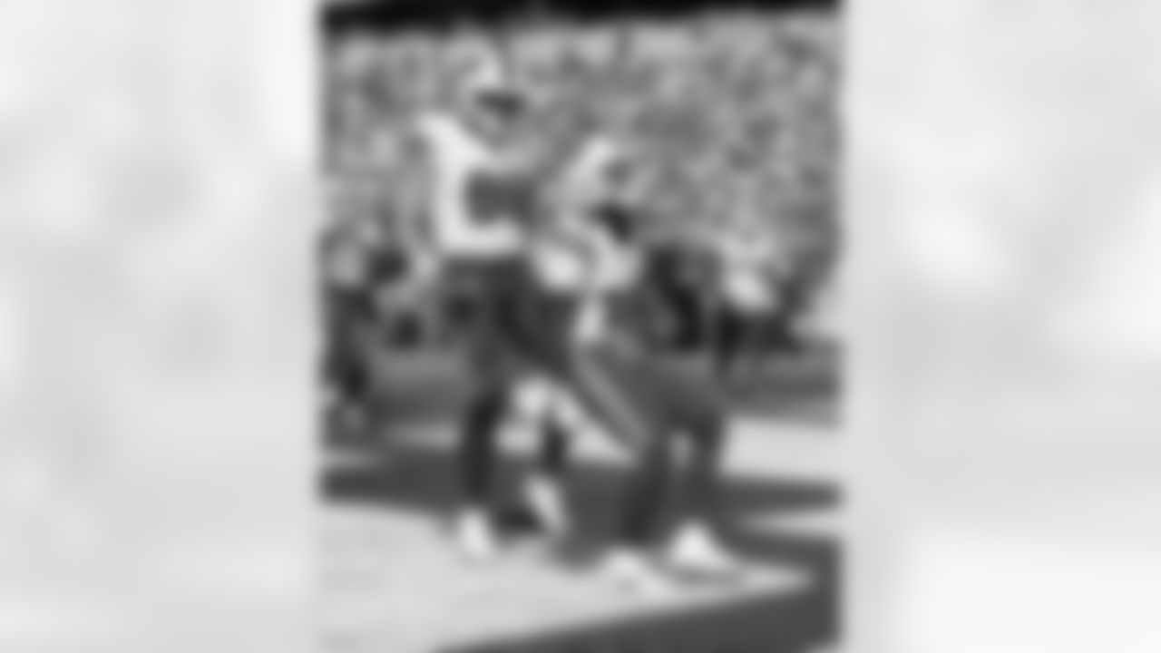 New York Jets vs Buffalo Bills, Regular Season, September 14, 2025 at Metlife Stadium.