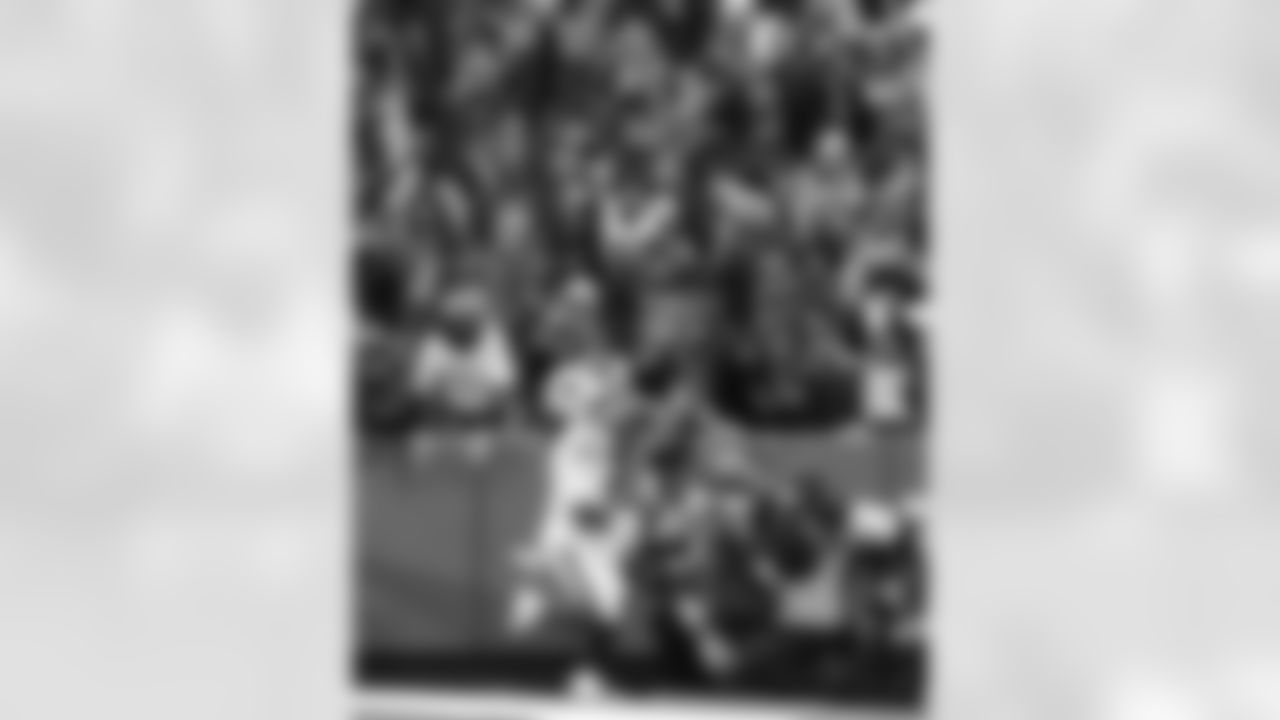 Buffalo Bills vs Tampa Bay Buccaneers, Regular Season, November 16, 2025 at Highmark Stadium.