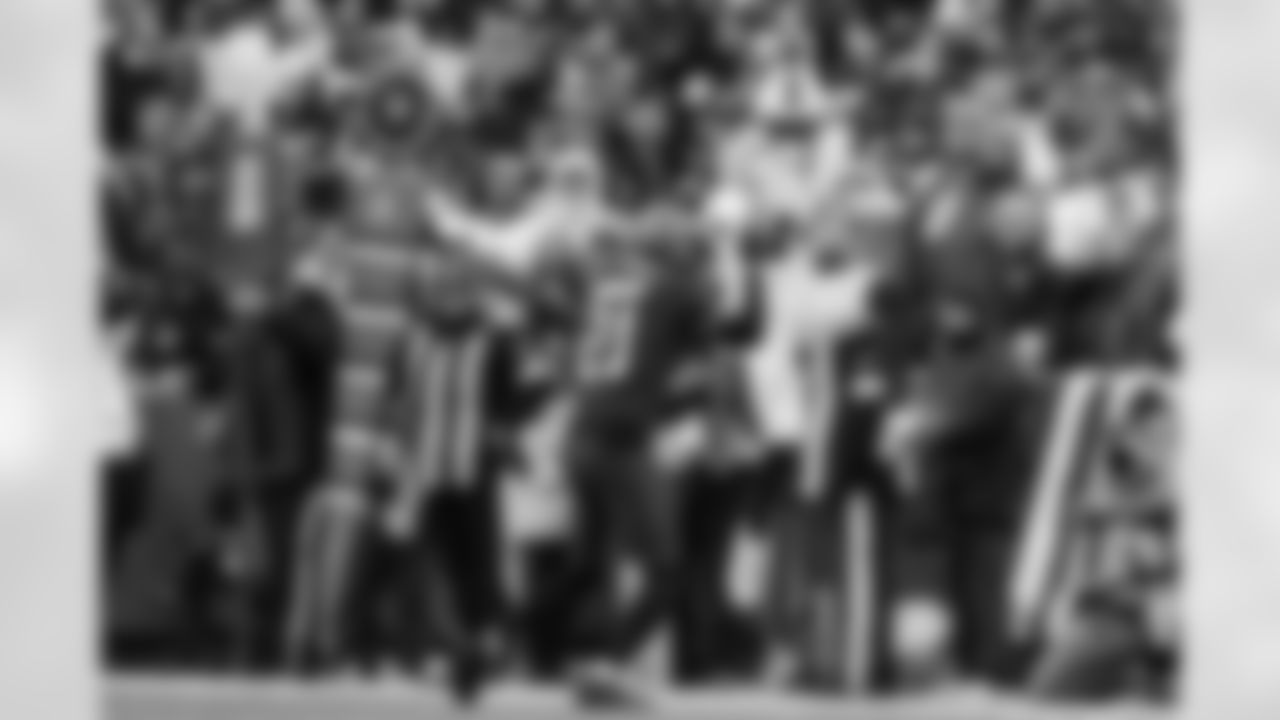 Buffalo Bills vs Tampa Bay Buccaneers, Regular Season, November 16, 2025 at Highmark Stadium.