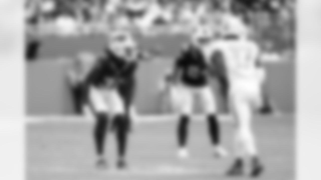 Miami Dolphins vs Buffalo Bills, Regular Season, November 09, 2025 at Hard Rock Stadium.