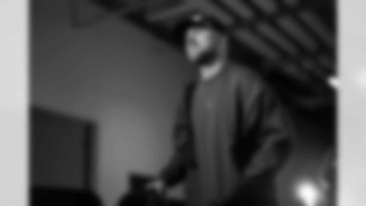 Pittsburgh Steelers vs Buffalo Bills, Regular Season, November 30, 2025 at Acrisure Stadium.