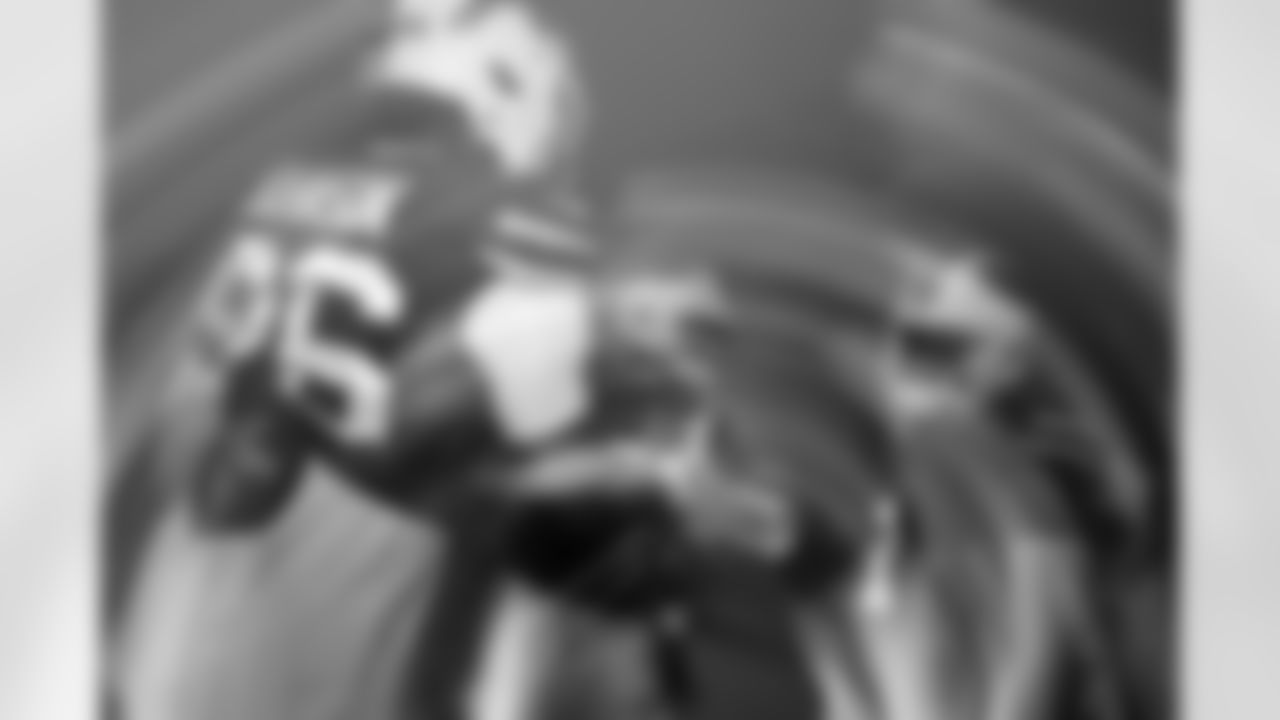 Curtis Samuel (1), Ty Johnson (26). Miami Dolphins vs Buffalo Bills, Regular Season, November 09, 2025 at Hard Rock Stadium.