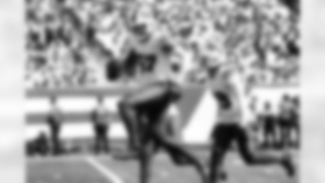 New York Jets vs Buffalo Bills, Regular Season, September 14, 2025 at Metlife Stadium.