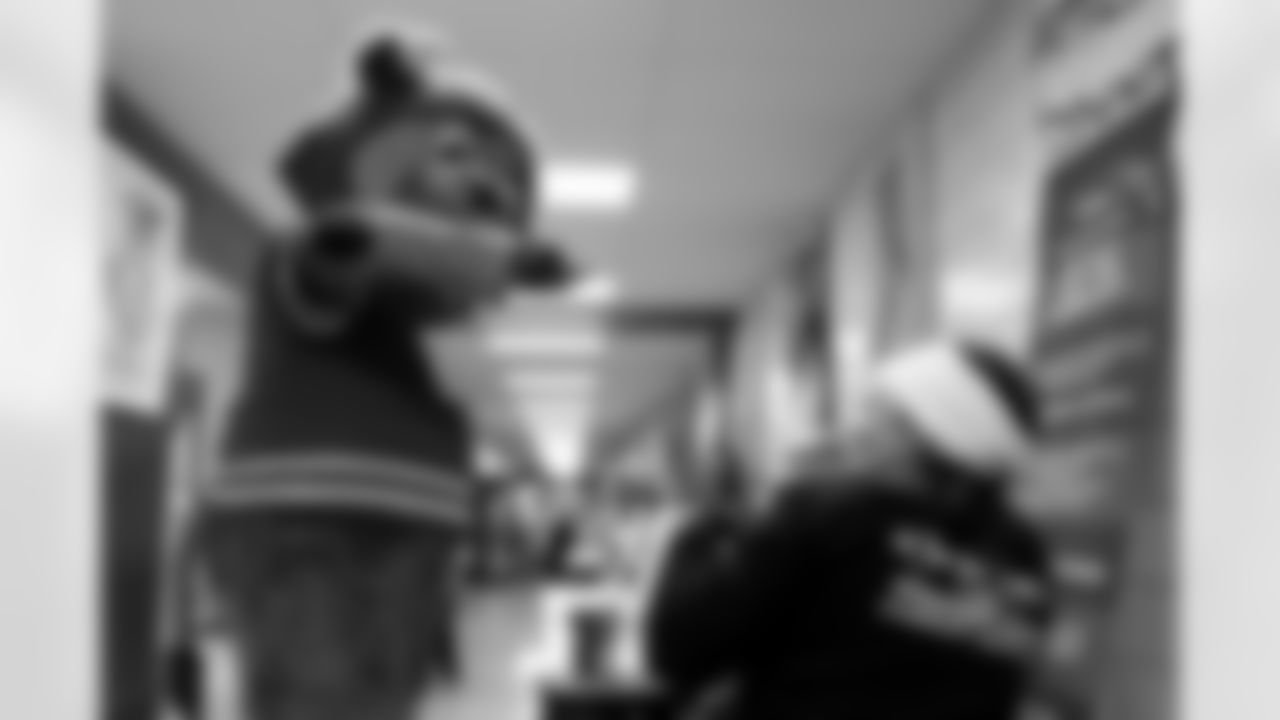 Free Mobile Food Markets, November 01, 2025 at #94 West Hertel Academy.