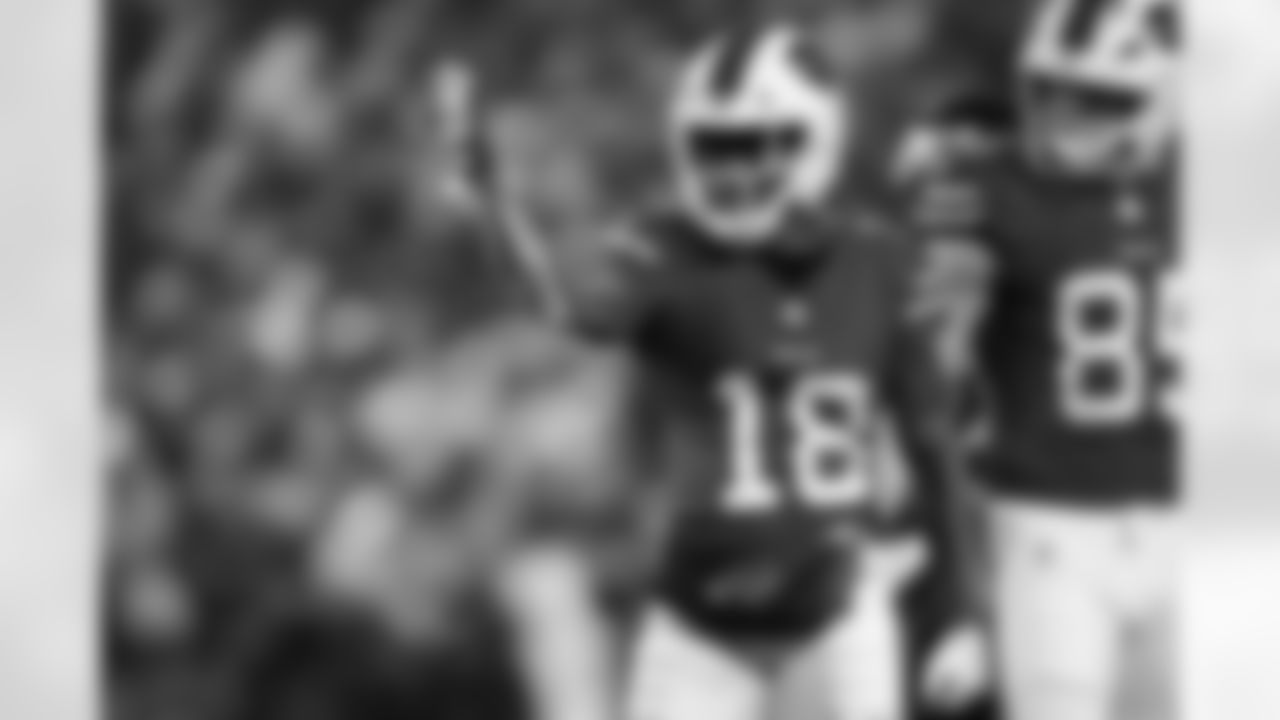 Buffalo Bills vs Philadelphia Eagles, Regular Season, December 28, 2025 at Highmark Stadium.