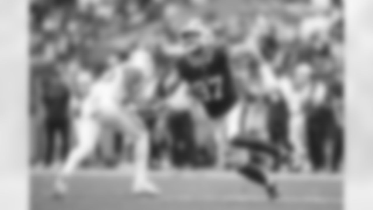 Miami Dolphins vs Buffalo Bills, Regular Season, November 09, 2025 at Hard Rock Stadium.