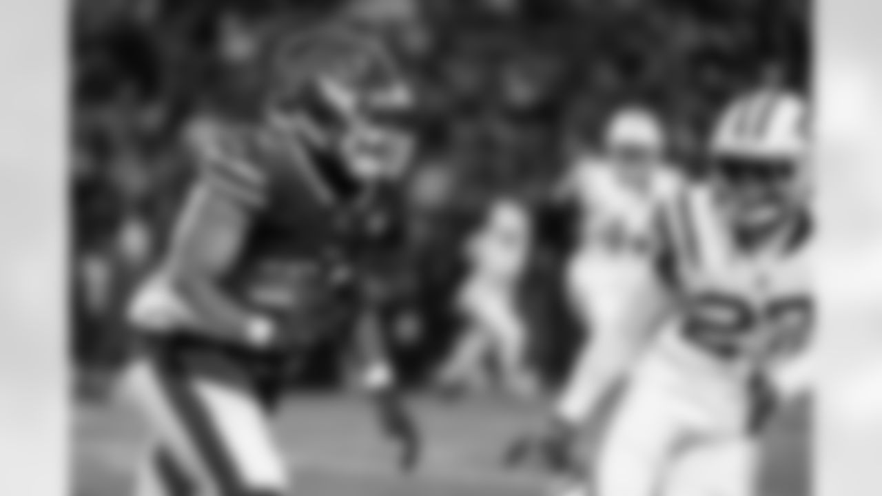 Buffalo Bills vs New York Jets, Regular Season, January 04, 2026 at Highmark Stadium.