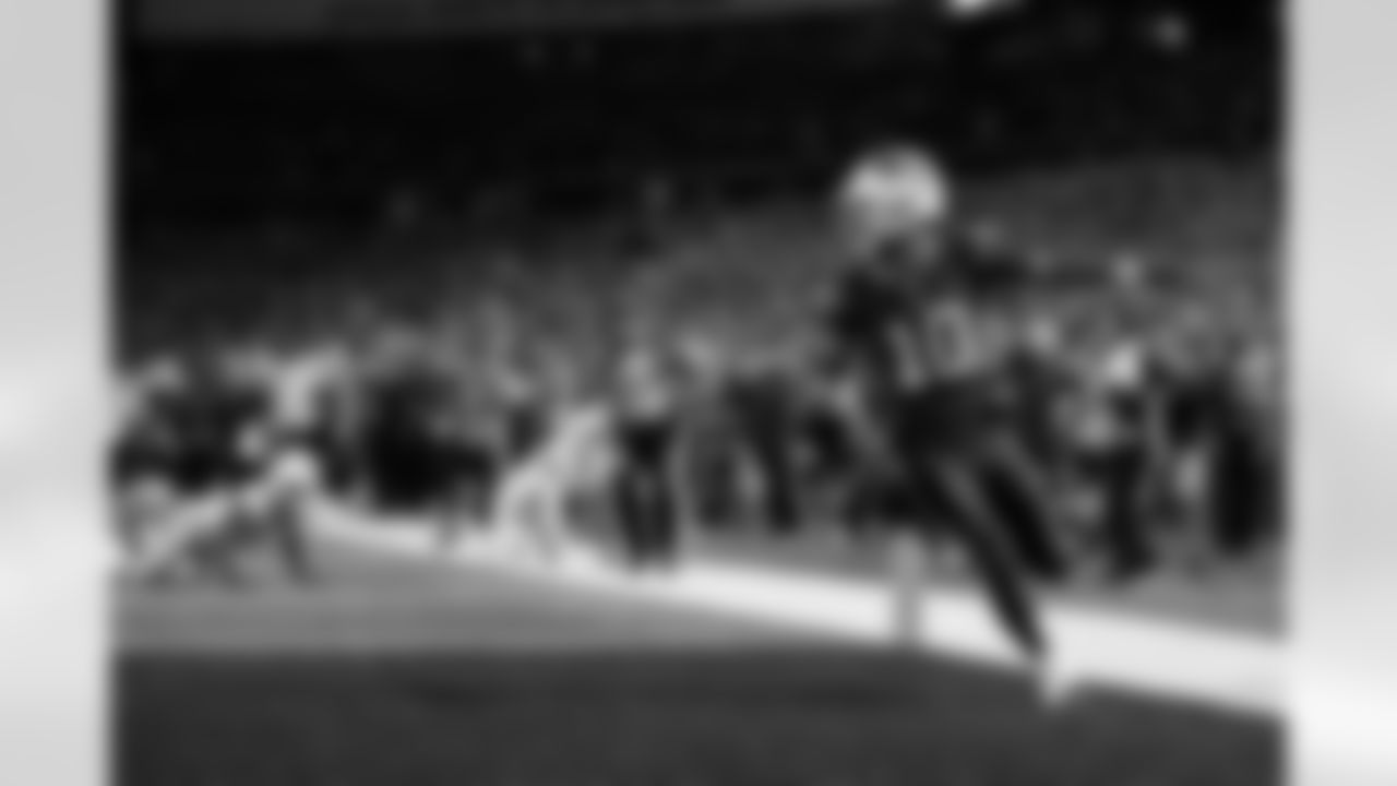 Buffalo Bills vs Miami Dolphins, Regular Season, September 18, 2025 at Highmark Stadium.