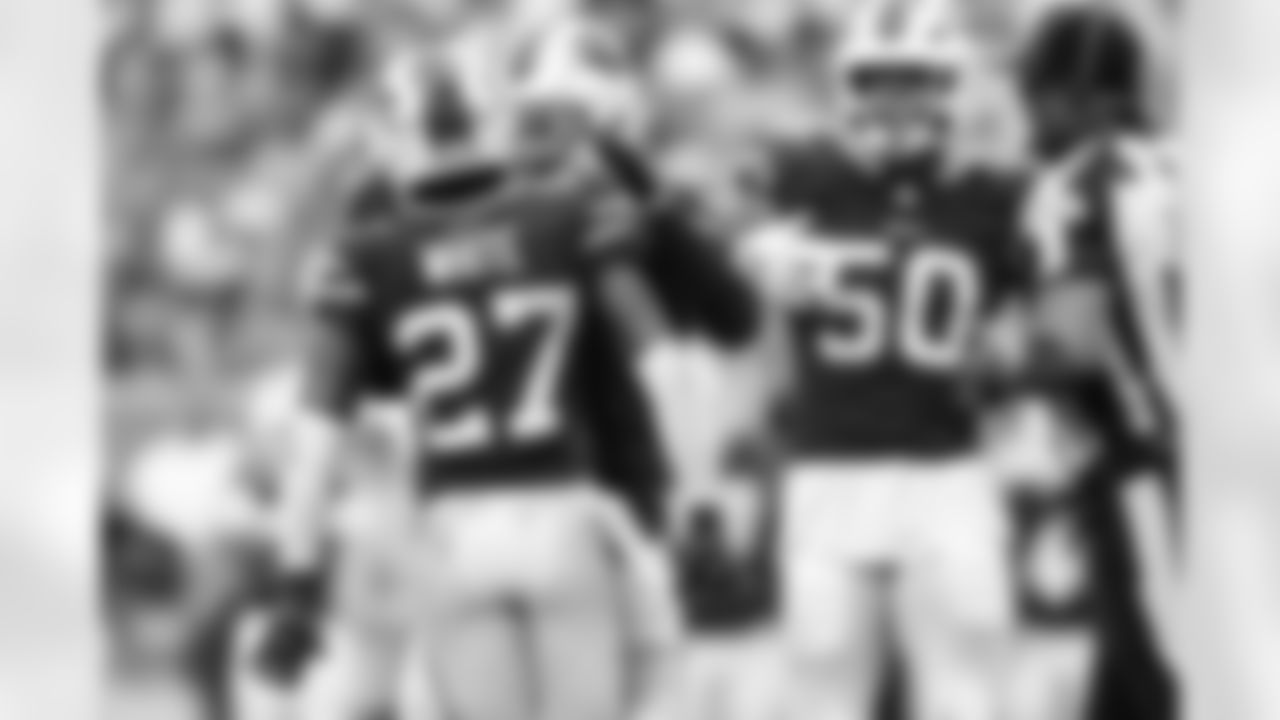 Miami Dolphins vs Buffalo Bills, Regular Season, November 09, 2025 at Hard Rock Stadium.