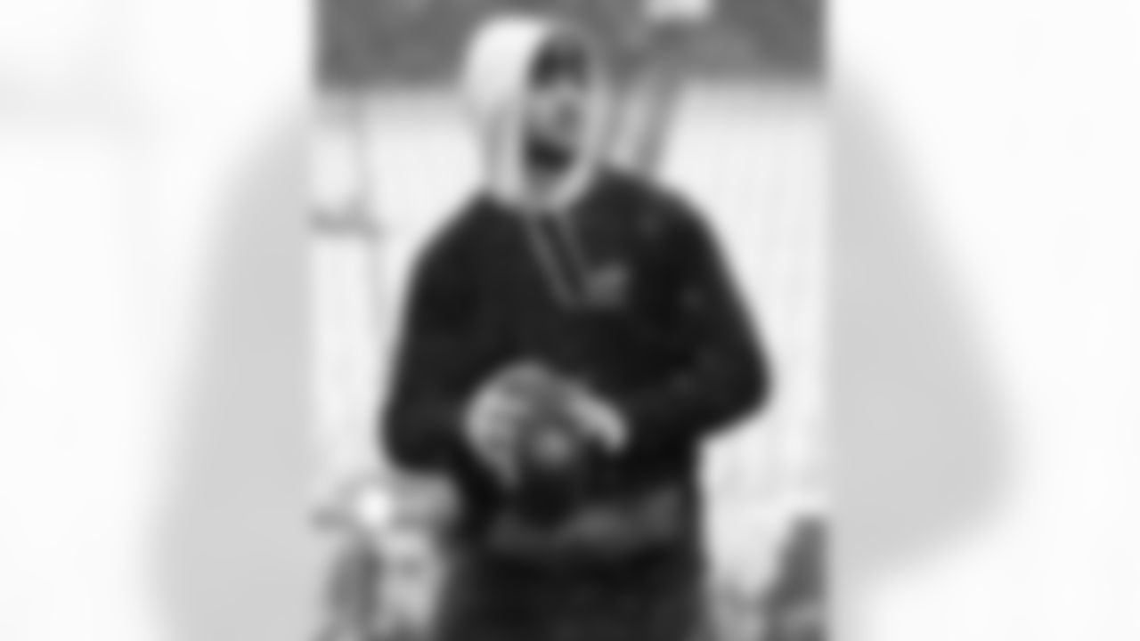 New England Patriots vs Buffalo Bills, Regular Season, December 14, 2025 at Gillette Stadium.