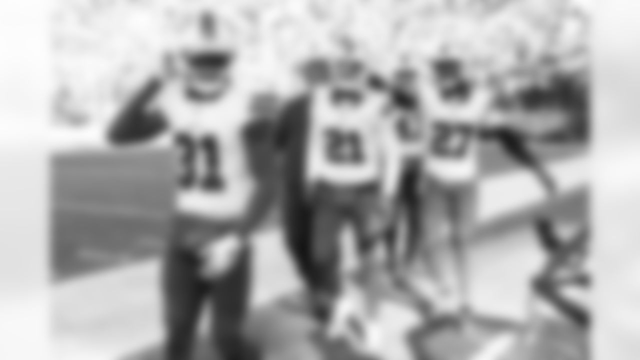 Cleveland Browns vs Buffalo Bills, Regular Season, December 21, 2025 at Huntington Bank Field.