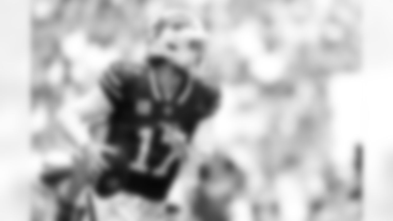 Miami Dolphins vs Buffalo Bills, Regular Season, November 09, 2025 at Hard Rock Stadium.