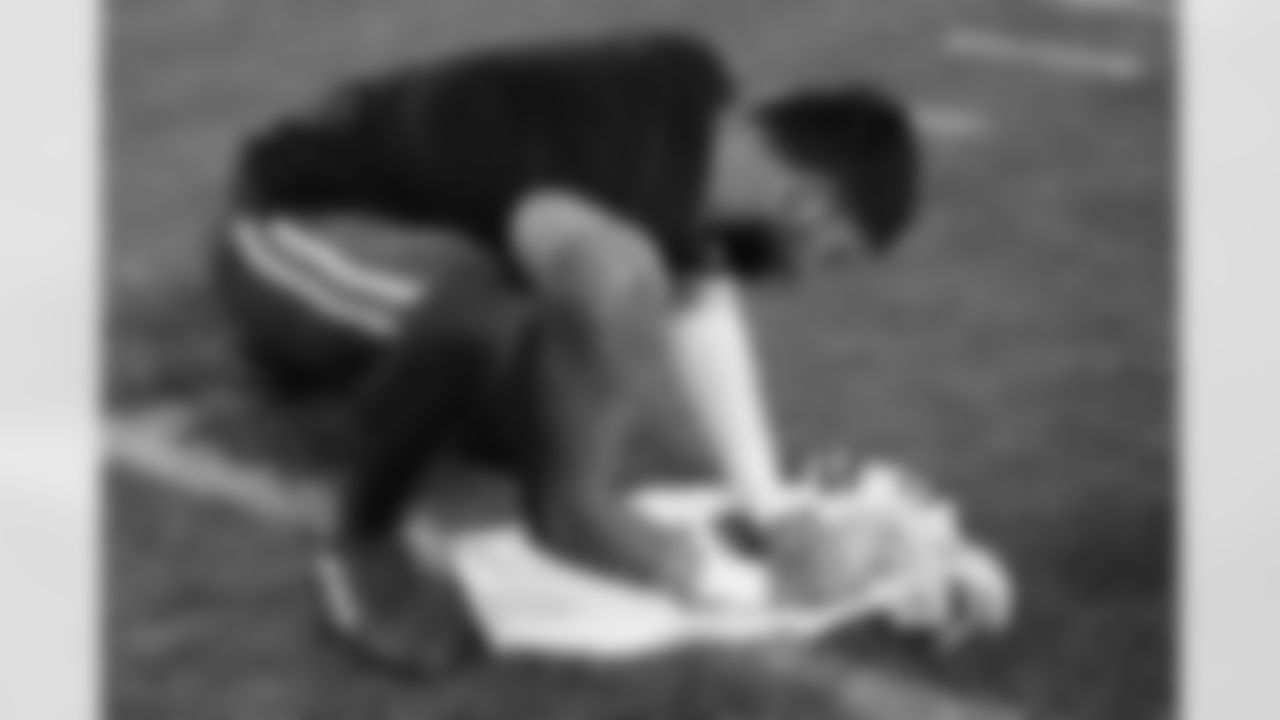 Pittsburgh Steelers vs Buffalo Bills, Regular Season, November 30, 2025 at Acrisure Stadium.