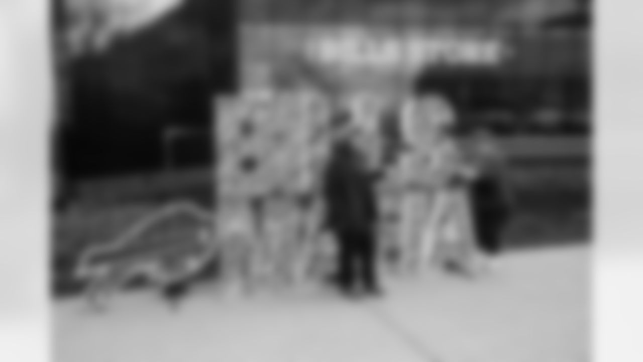 Buffalo Bills vs Tampa Bay Buccaneers, Regular Season, November 16, 2025 at Highmark Stadium.