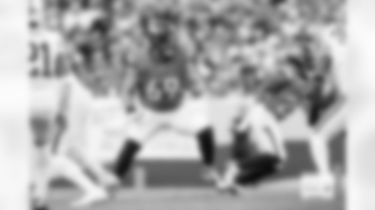 during the Broncos' Week 15 game against the Green Bay Packers at Empower Field at Mile High in Denver, Colorado on December 14, 2025. Photo by Gabriel Christus / Denver Broncos